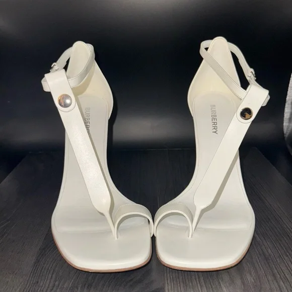 💰⬇️ BURBERRY 
Optic White Stephanie Pumps 
EU38.5 - Picture 11 of 13